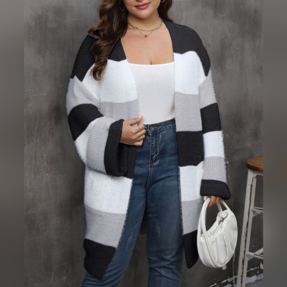 Plus Size Blocked Harmony Cardigan - Black - Picture 3 of 5